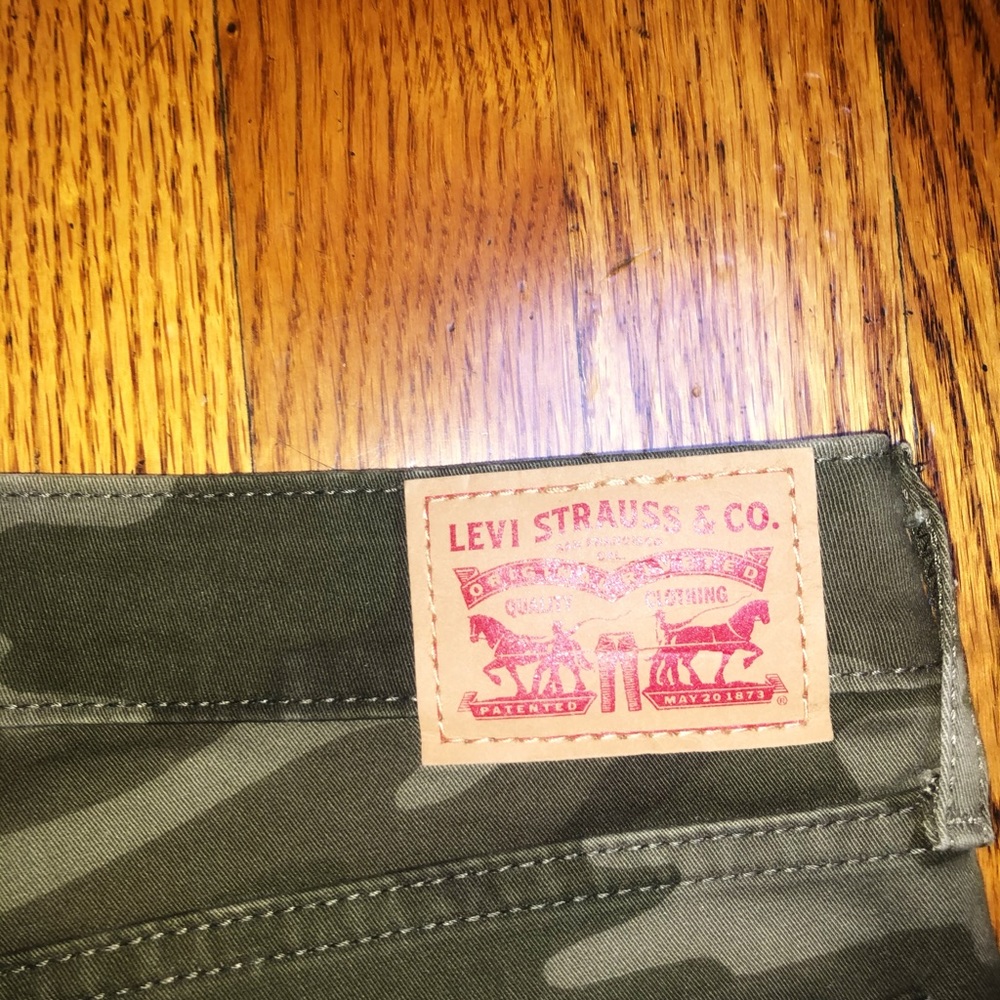 Camouflage Jeans